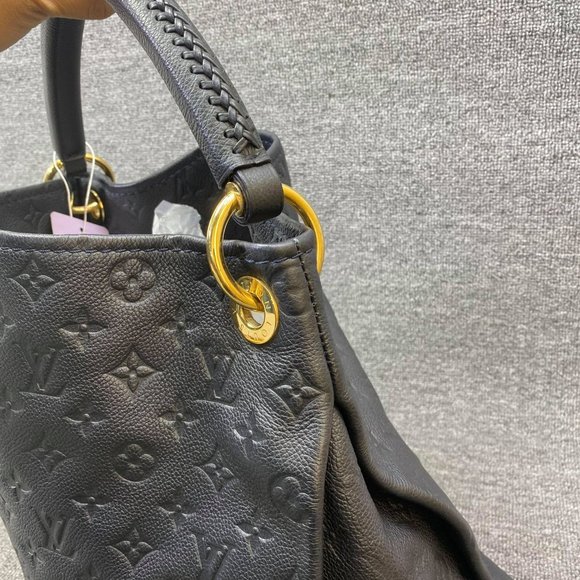 Auth Louis Vuitton LIKE NEW Artsy Empreinte - Picture 6 of 14